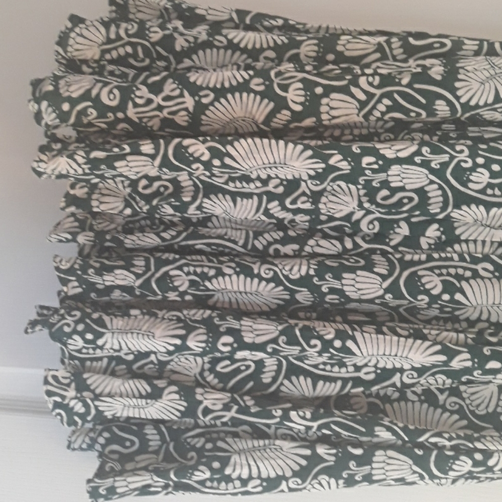 Women's H&M Fit and Flaire Dress Size 8 - Picture 3 of 6